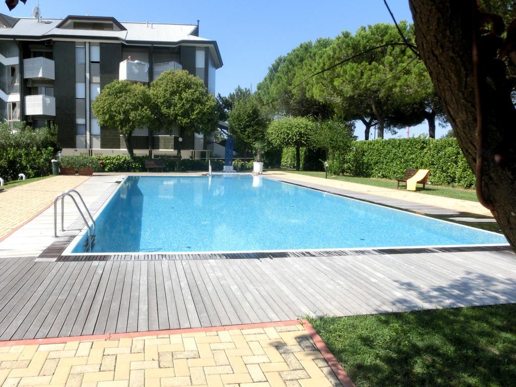 Casa Marina Apartment Lignano Sabbiadoro Exterior photo