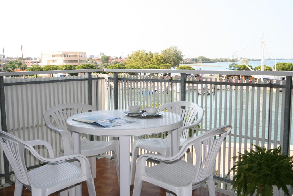 Casa Marina Apartment Lignano Sabbiadoro Exterior photo